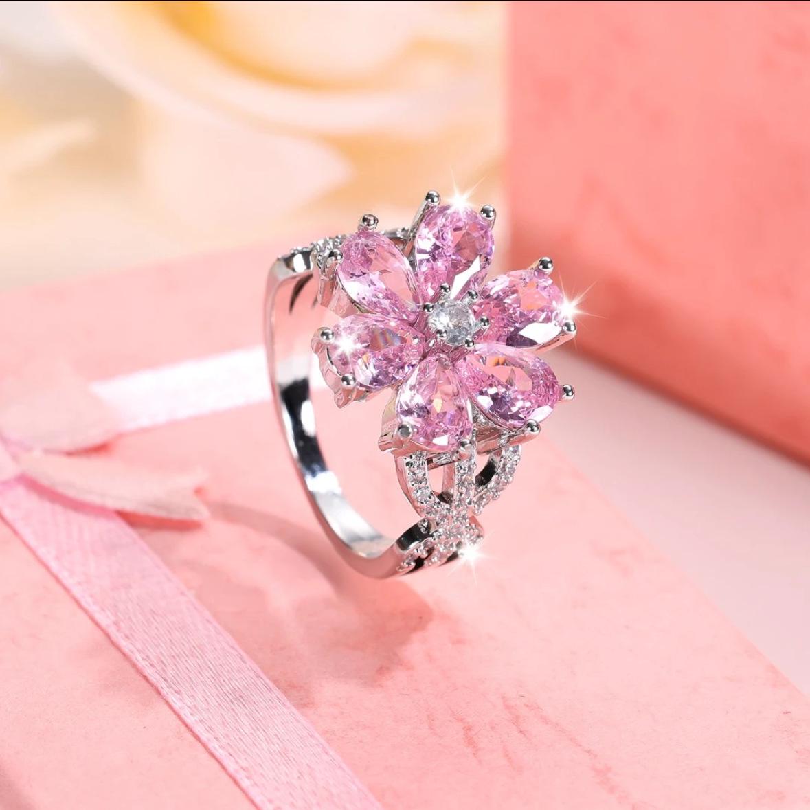 

Кольцо с цирконом «Цветущая сакура»: Элегантный, Цветочный, Дизайн в стиле легкой роскоши Size 7 розовый