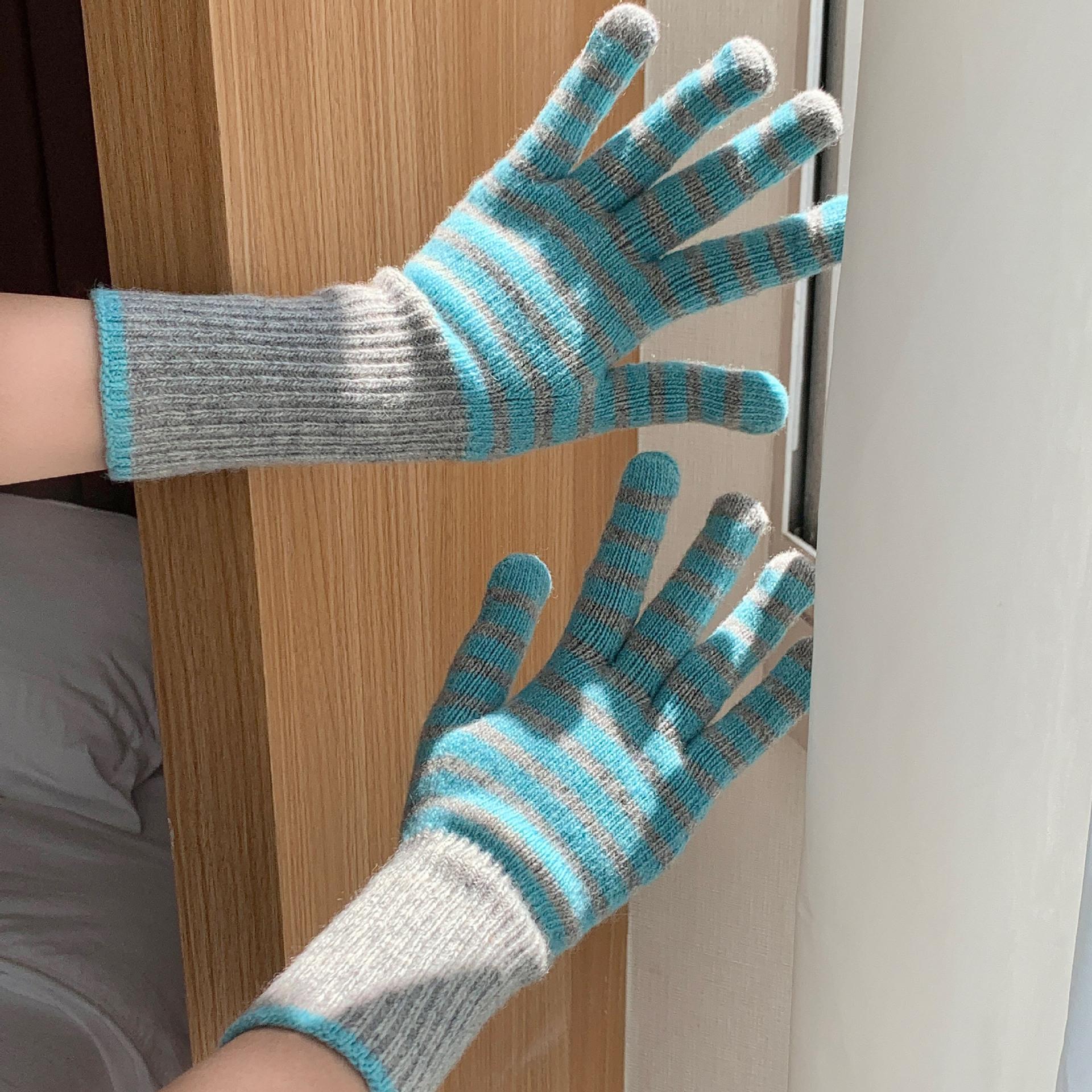 

Retro striped touch screen knitted gloves outdoor warmth velvet men and women winter cold protection students One size кавовий