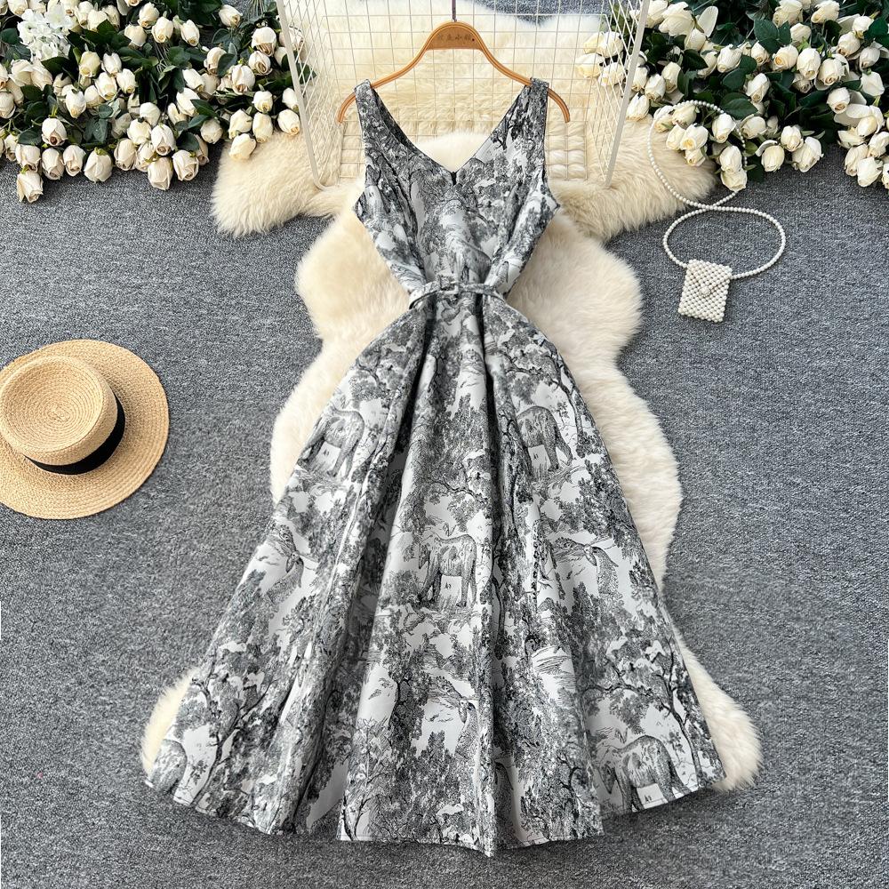 French high-end elegant dress women's autumn straps waist and thin temperament V-neck jacquard big swing dress