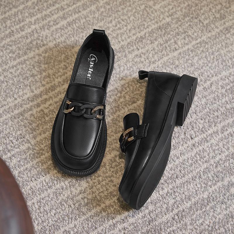 

Flat shoes Chinese New Year autumn single shoes one pedal commuting soft-soled women s shoes black small leather shoes 35 чорний