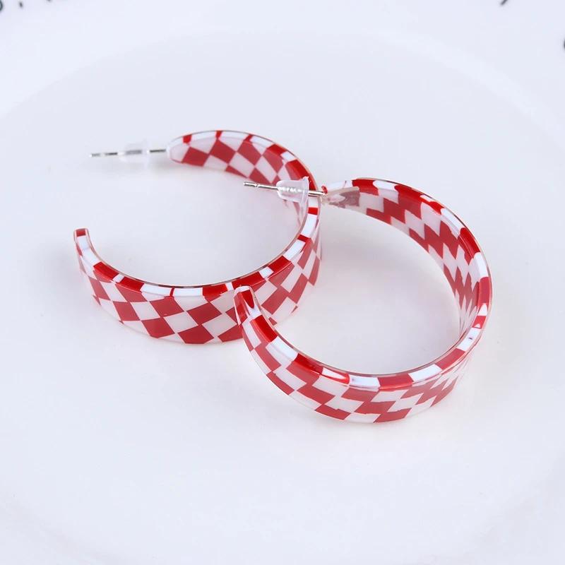 Trendige Acryl-Creolen mit Leopardenmuster für Damen und Mädchen im Retro-Stil: Elegante Ohrstecker in C-Form mit Twist-Design – Modeschmuck-Accessoires