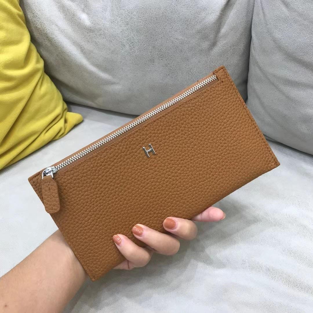 

2024 Новые женские кошельки из натуральной яловой кожи, длинный кошелек, модный брендовый дизайн, кошелек для телефона на молнии, клатч из телячьей кожи, держатель для карт коричневый