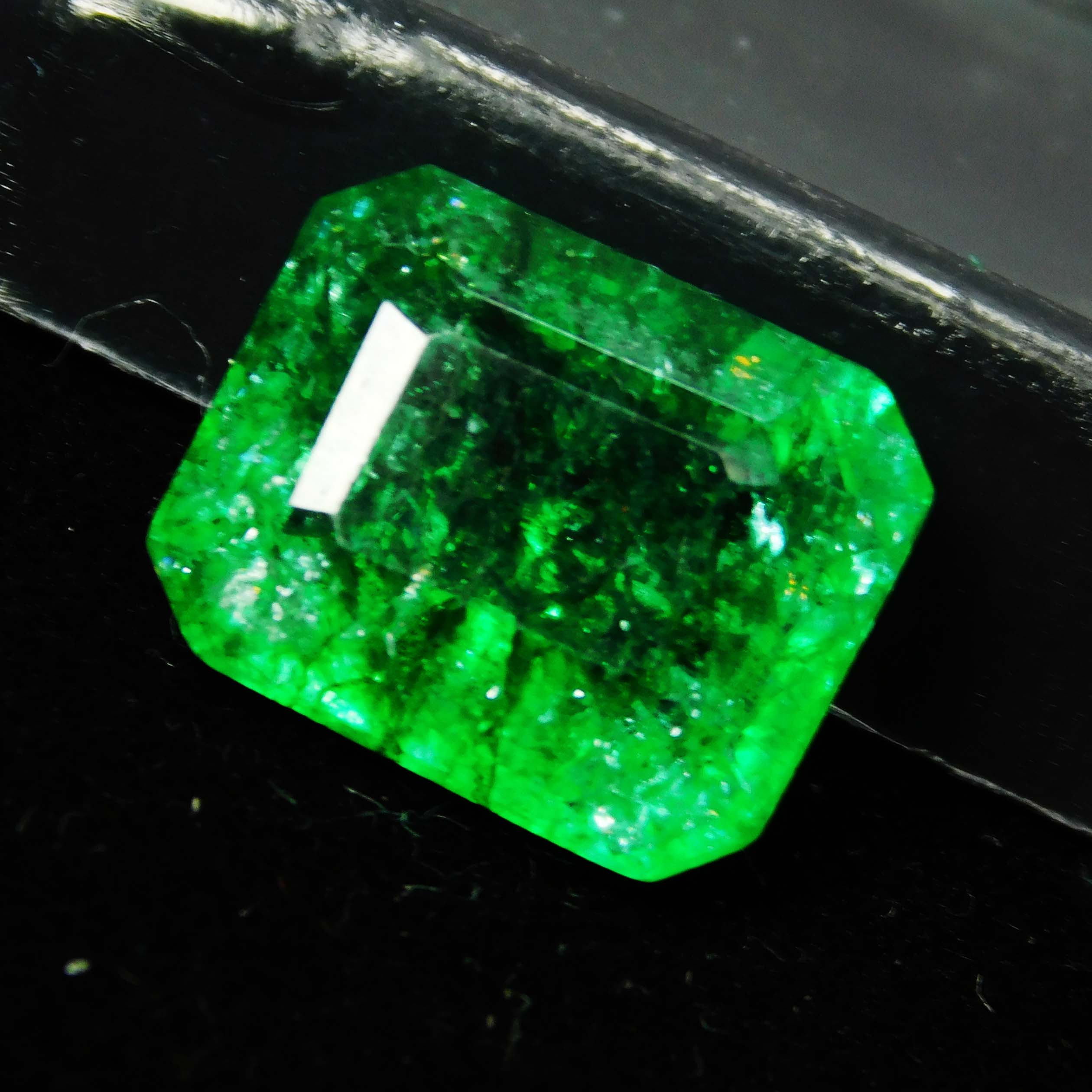 

Natural Colombian Emerald Emerald Shape 6 Ct Green Certified Loose Gemstone A-3874a 12.8 mm зелений