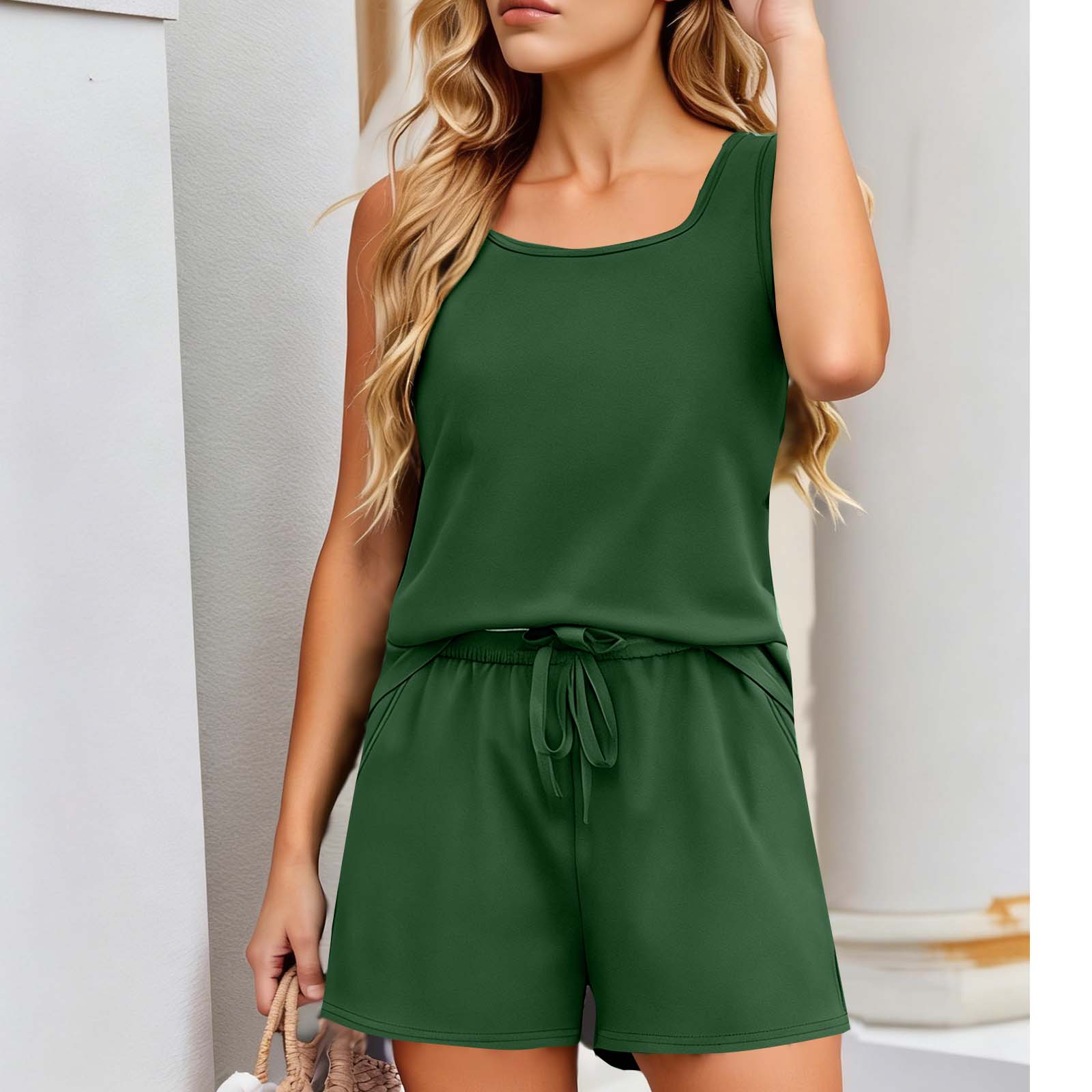 Women s Fashionable, Casual And Comfortable Sleeveless Square-Neck -Colour High-Waisted Shorts Casual Two-Piece Set L