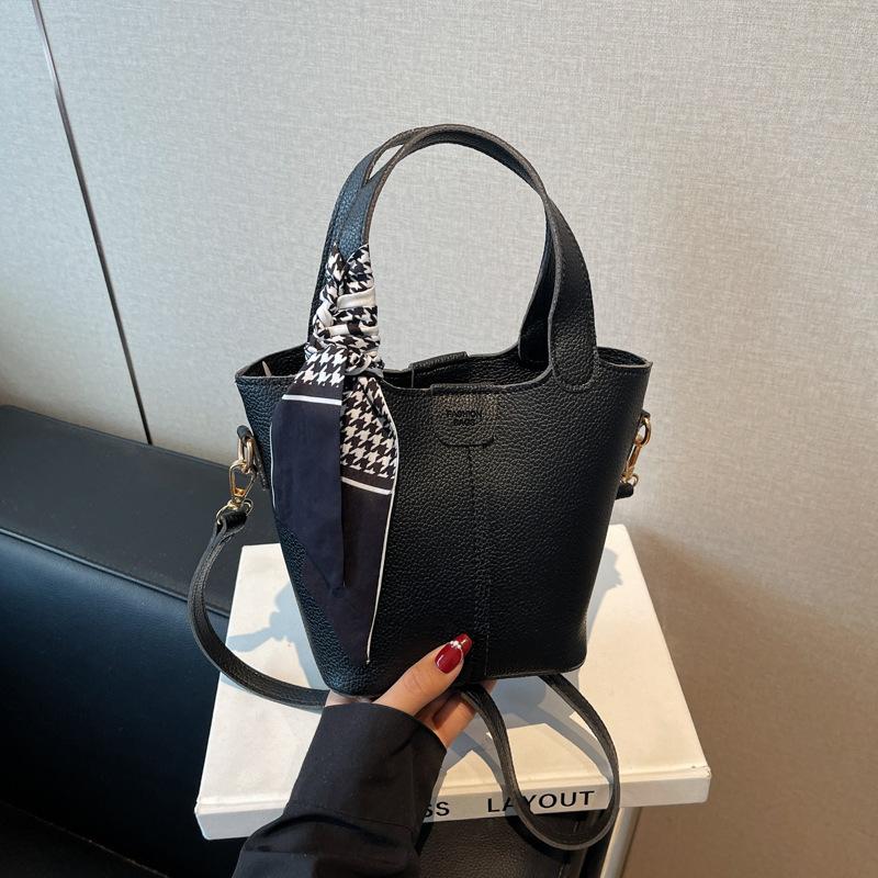

Summer silk scarf bucket bag women s new high-end sense of work small bag versatile shoulder messenger bag чорний