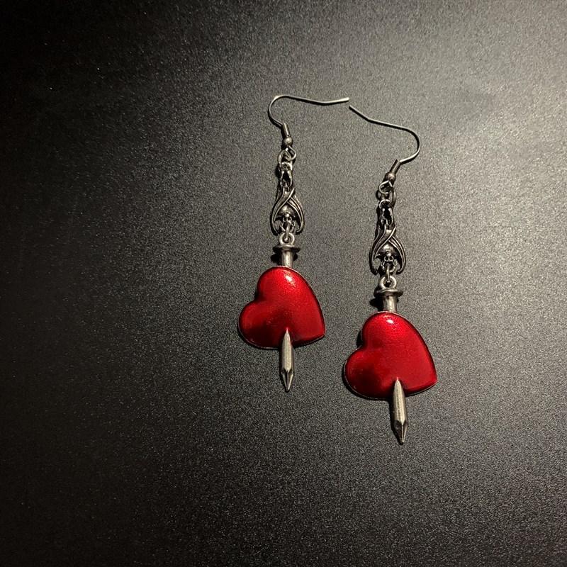 Charm Retro Punk Sliver Color Hollowed-out Heart Rose Flower Dangle Earrings for Women Gothic Hallowmas Jewelry Accessories Gift