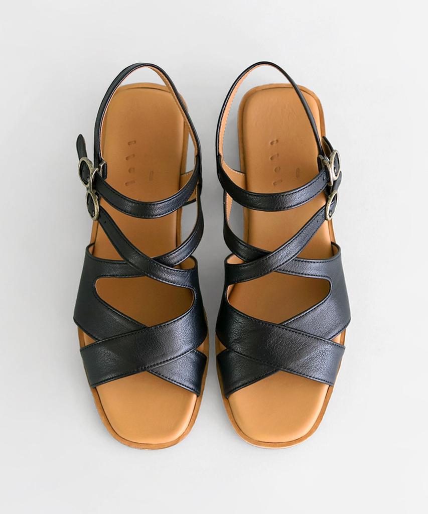 Heenn Leather Crossover Sandals. Black