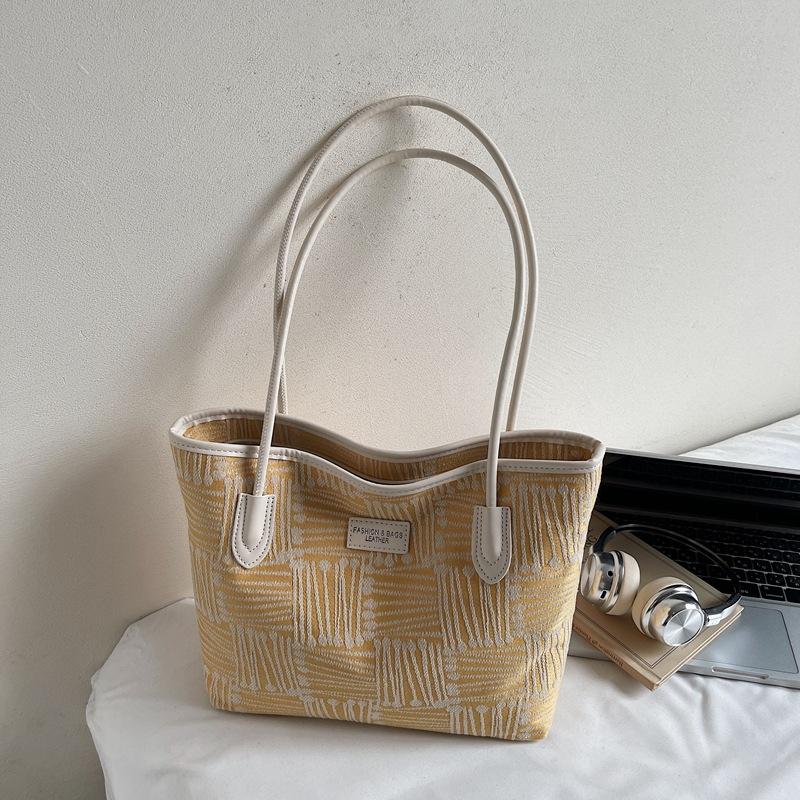 Retro large-capacity bag women's autumn and winter new commuter shoulder bag contrasting color portable tote bag