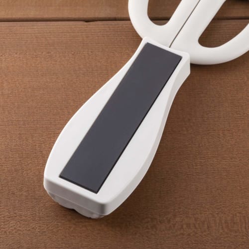 Kai Nyammy Cat Küchenschere, Warmgrau, mit magnetischer Aufbewahrungshülle, Hergestellt in Japan, DH2739