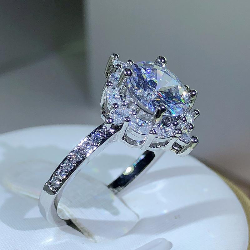 Silver Luxury Female Snowflake Ring Fashion Silver Color Crystal Zircon Stone Ring Vintage Wedding Rings For Women