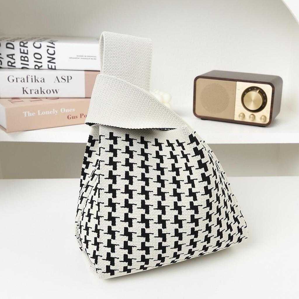 Trending Knitted & Woven Bags: Stylish Handbags, Ladies' Totes, Fashionable Ins Bags, and Souvenir Bags