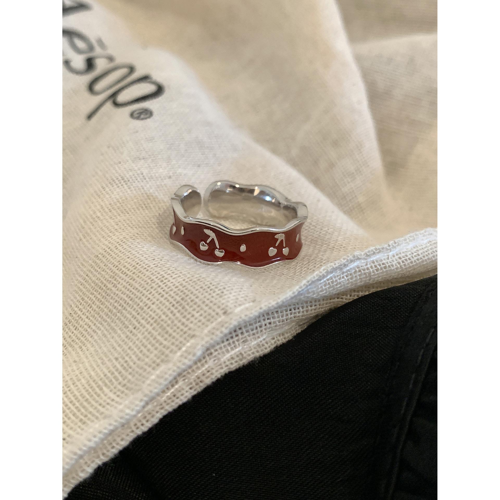 

Minimalist Red Vintage Flower Ring For Women Adjustable Copper Design For Any Outfit J6140