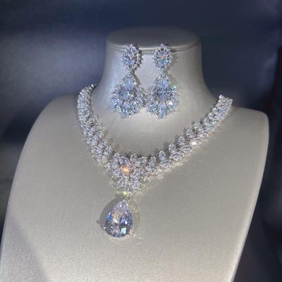 2 stuks Luxe Bruiloft Ketting Oorbellen Waterdruppel Zirconia Sieraden Set voor Vrouwen Zilverkleur Bruidsfeest Prom Accessoires