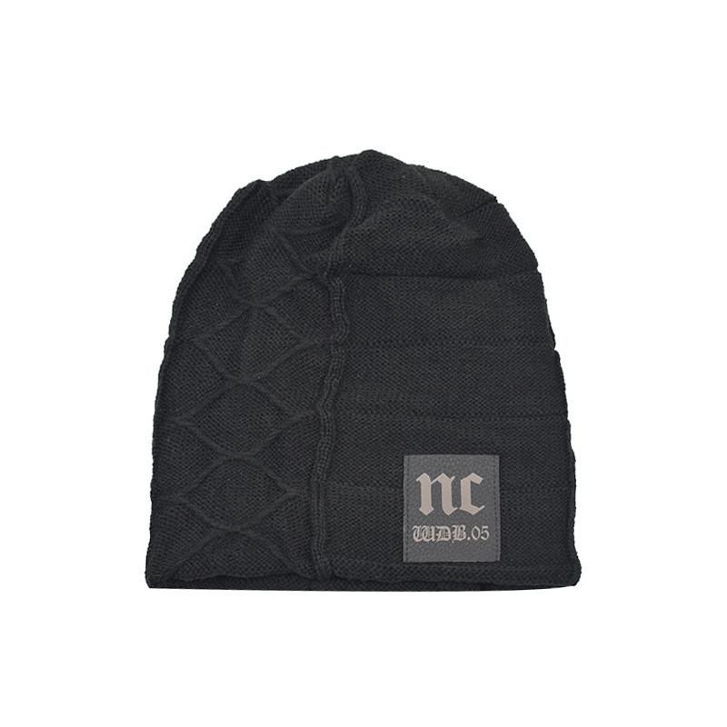 Casual Unisex Knitted Cap With Satin Weave And Patch Elements For Seasons Cold