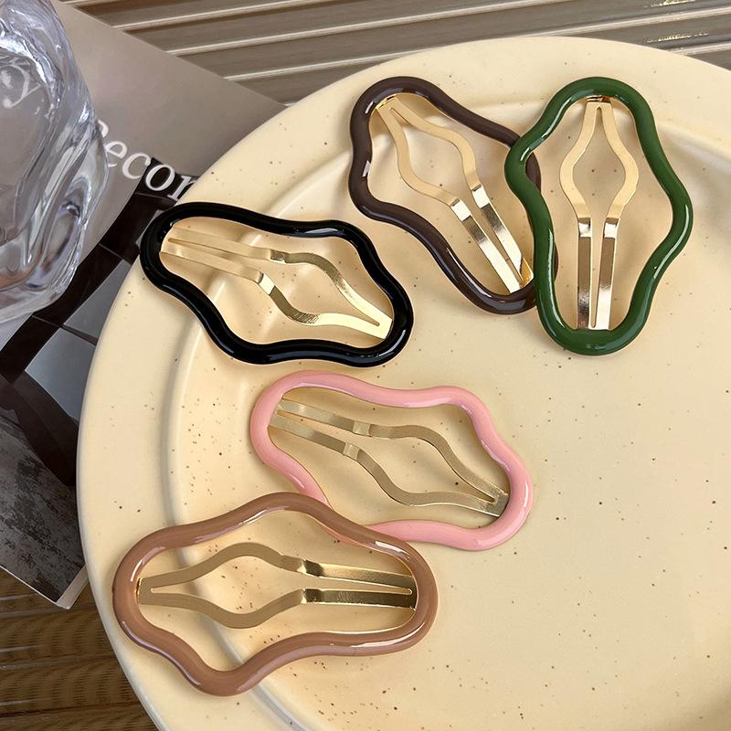 Fashion New Clouds Shaped Hollow Hair Clips Bangs Clip for Woman Girls Sweet HairPins Solid Geometry Barrettes Headdress