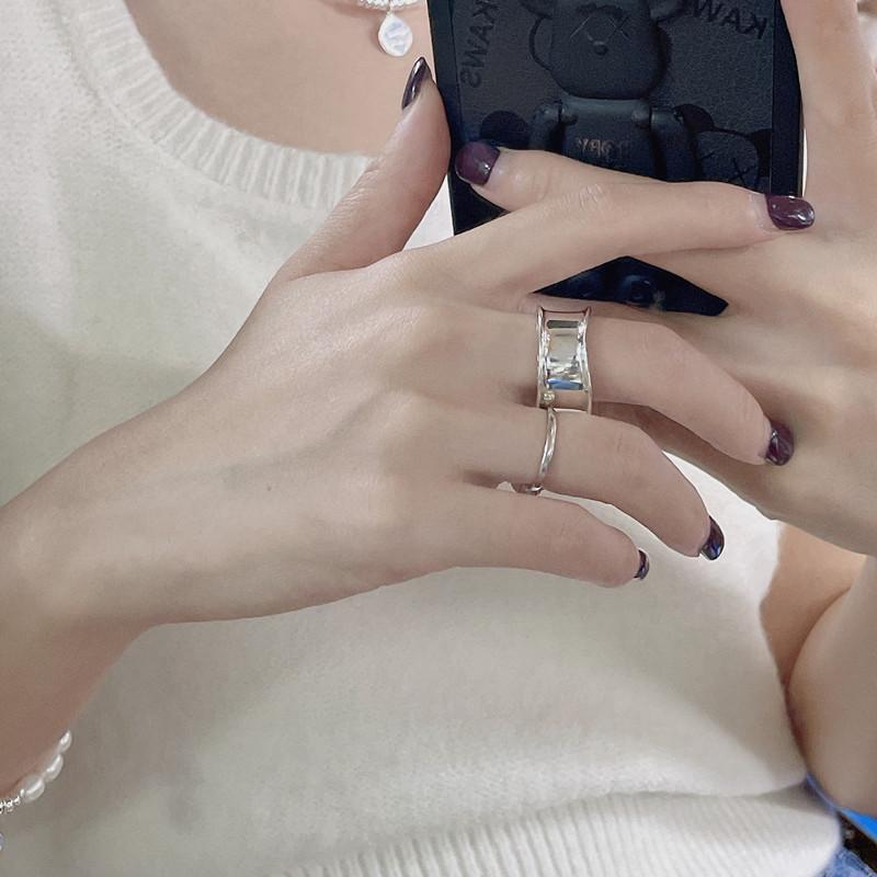Fashion Korean Elegant Copper Ring With Smooth Finish For Modern Style Ladies
