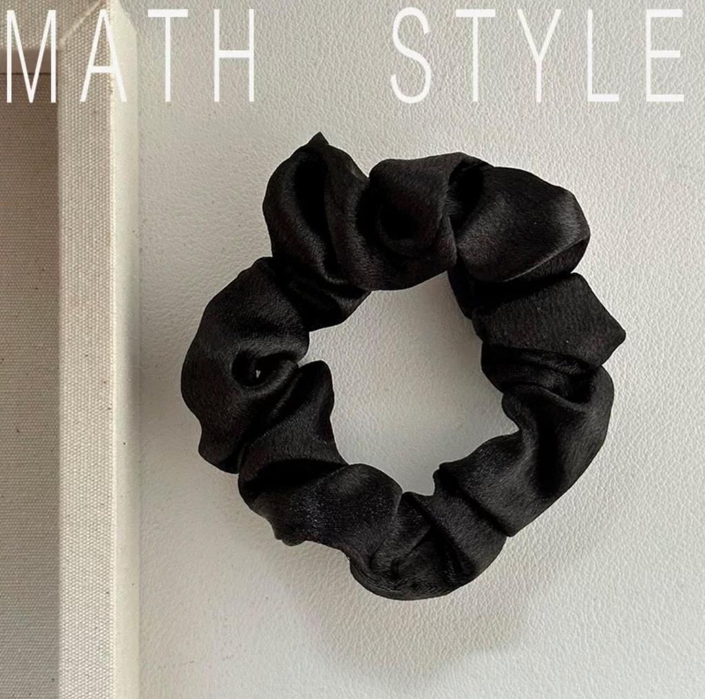 Satin Elastic Hair Band: Simple, Elegant, High-Elasticity Hair Accessory for All Seasons.