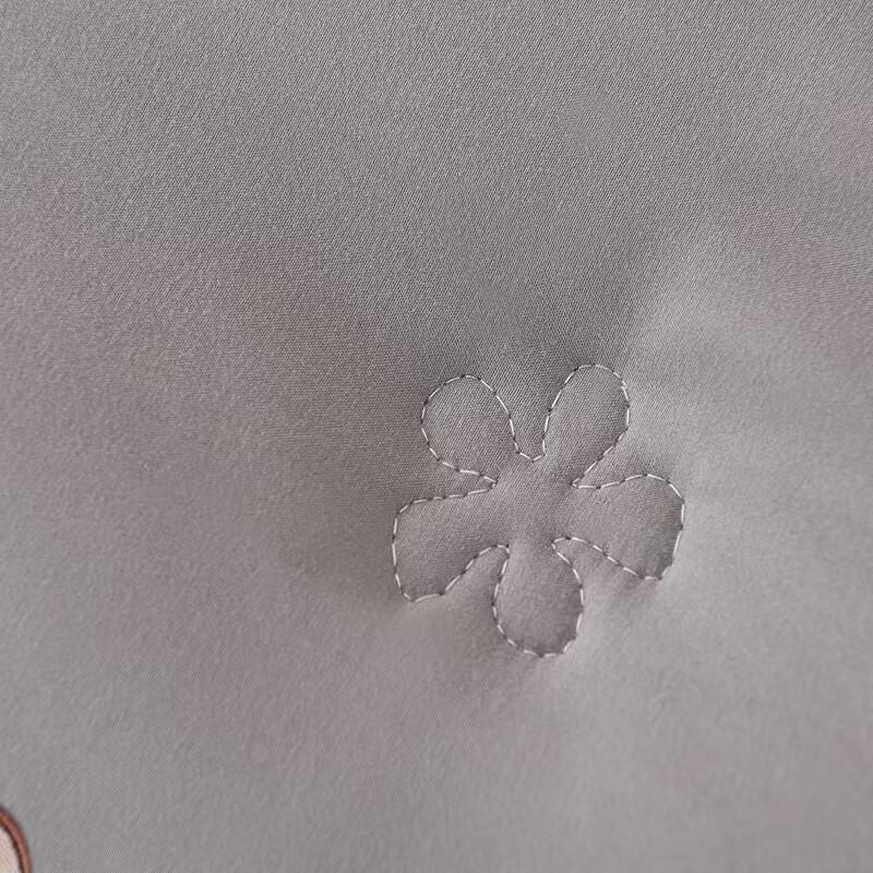 Jumeng Four-Leaf Clover Embroidered All-Season Kapok Duvet