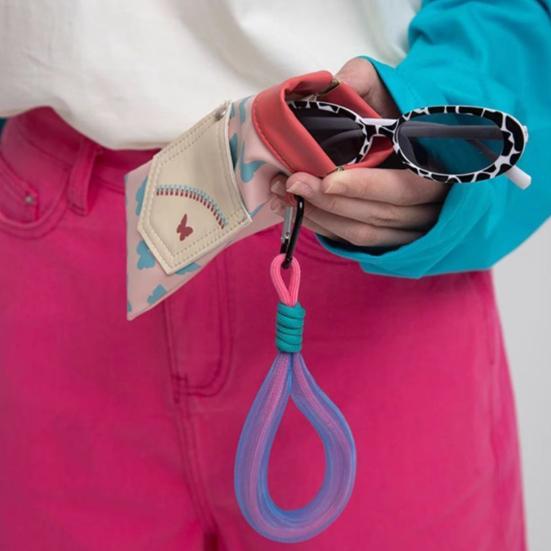 Magnetic Glasses Bag with Lanyard Cute Glasses Pouch Squeeze Top Sunglass Pouch Portable Eyeglass Case