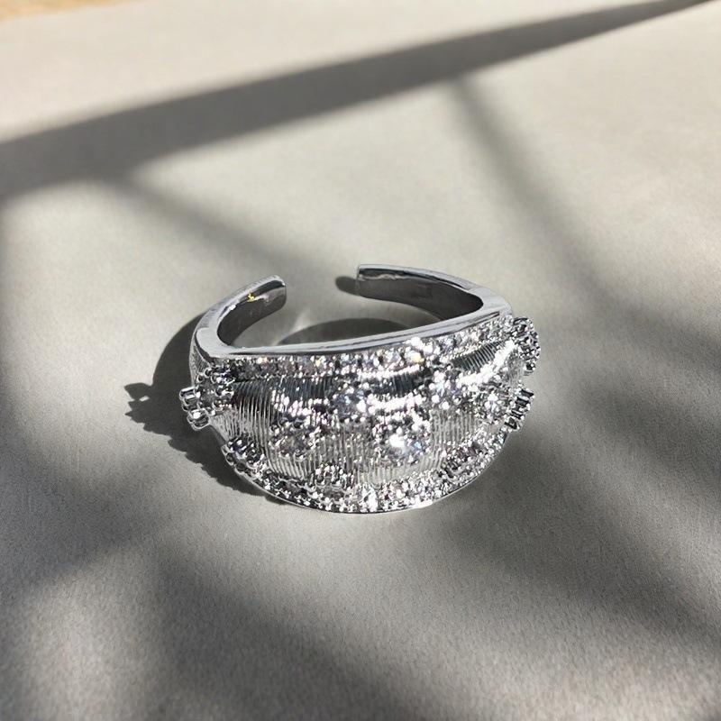French Retro Hollow Full Diamond Zir*****Pen Ring Niche Design Fashion High Sense Light Luxury Personality Ring Women