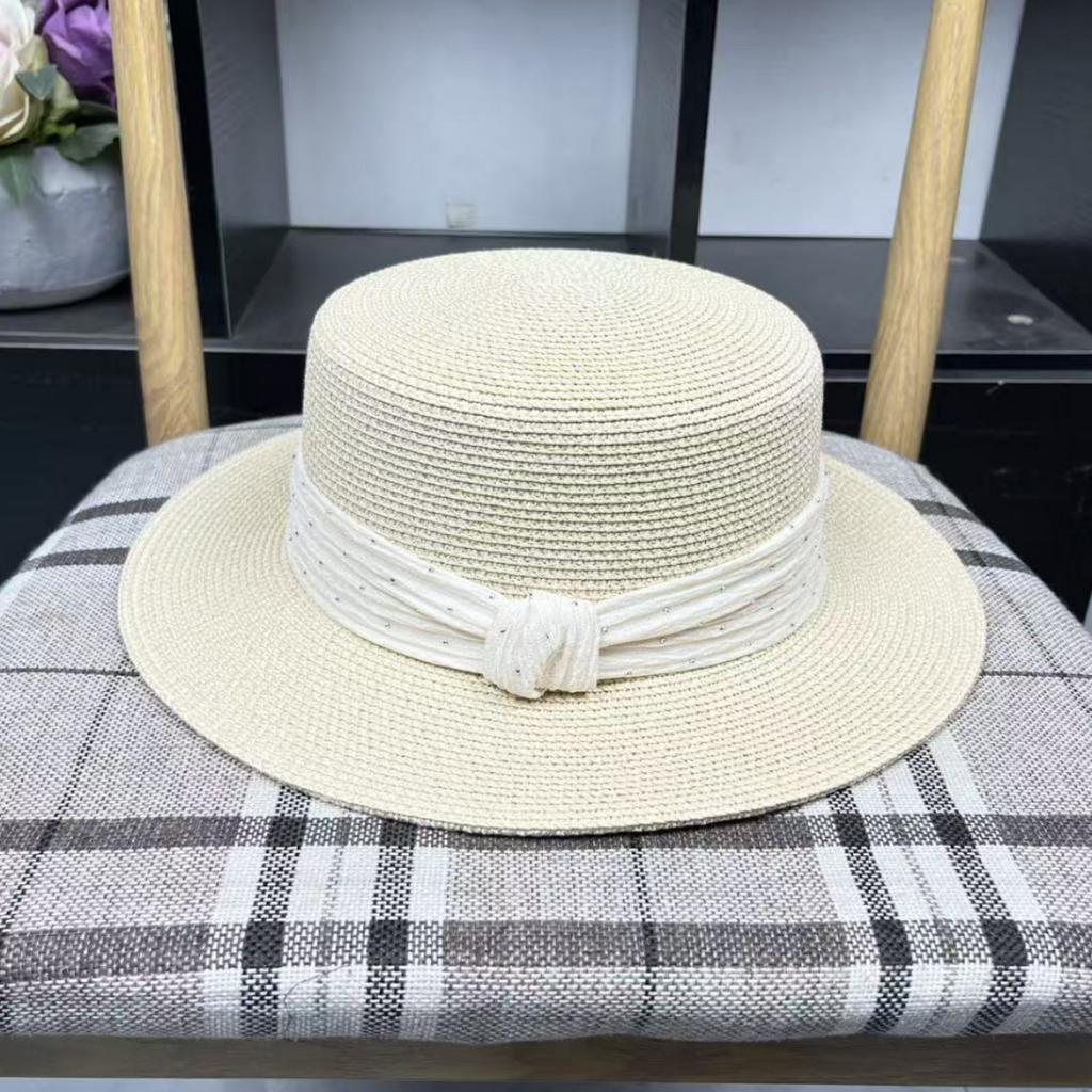 Light luxury Internet celebrity French small straw woven flat top flat brim straw hat women's summer travel simple sun protection holiday visor