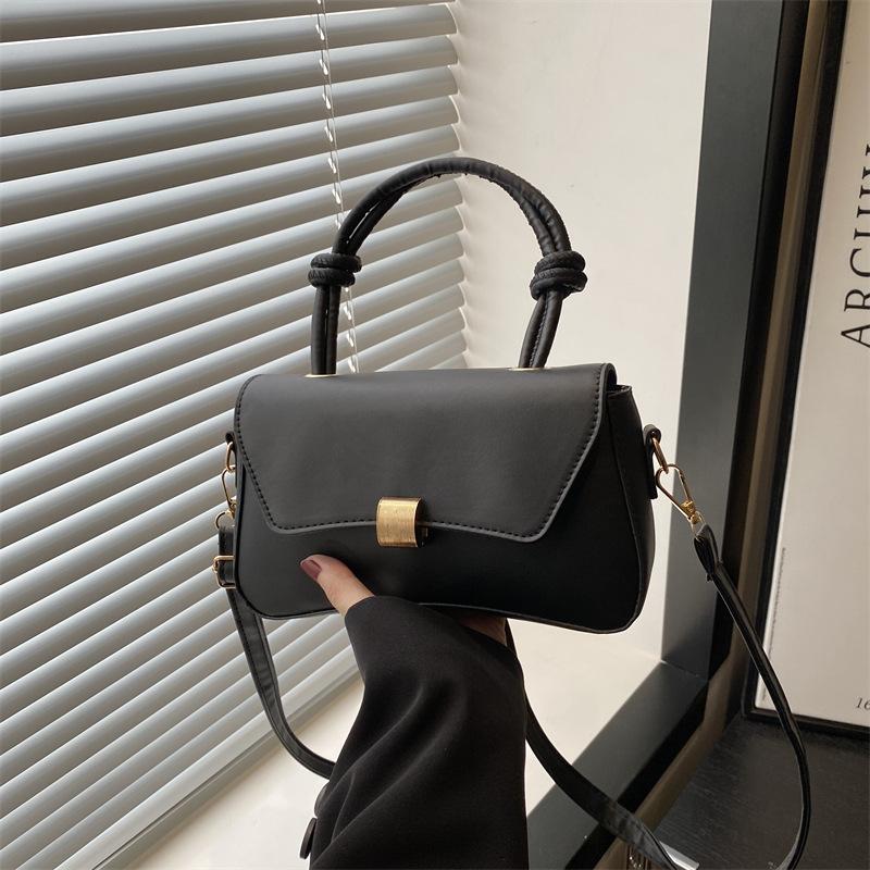 Versatile women's bag spring and summer new trend fresh shoulder messenger bag high value handbag