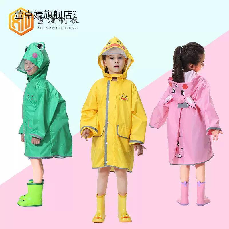 Kinderregenschutz Baby-Regenmantel Jungen Mädchen Kindergarten-Regenponcho Grundschüler Cartoon-Regenmantel mit Rucksack Weltraum und großem Schirm