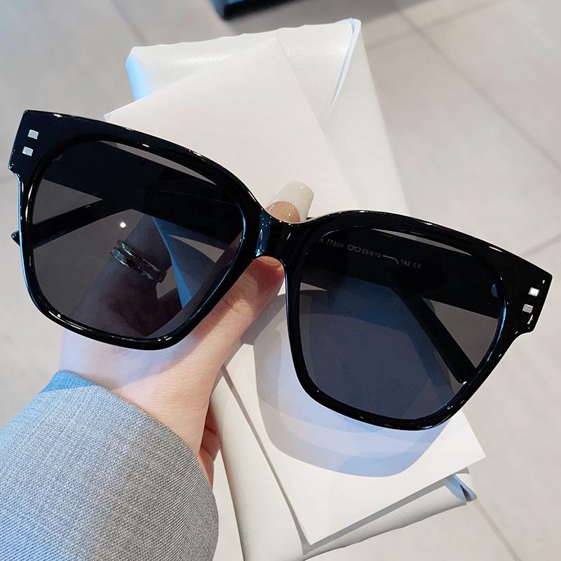 

Солнцезащитные очки TR90 Корейский Ретро Квадратные: Стритстайл Xiaohongshu, универсальный для лица без макияжа.