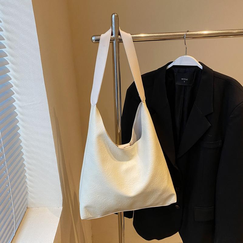 Large Capacity Commuter Handbag Bag Women'S Fashion Retro Shoulder Bag Casual Underarm Tote Bag
