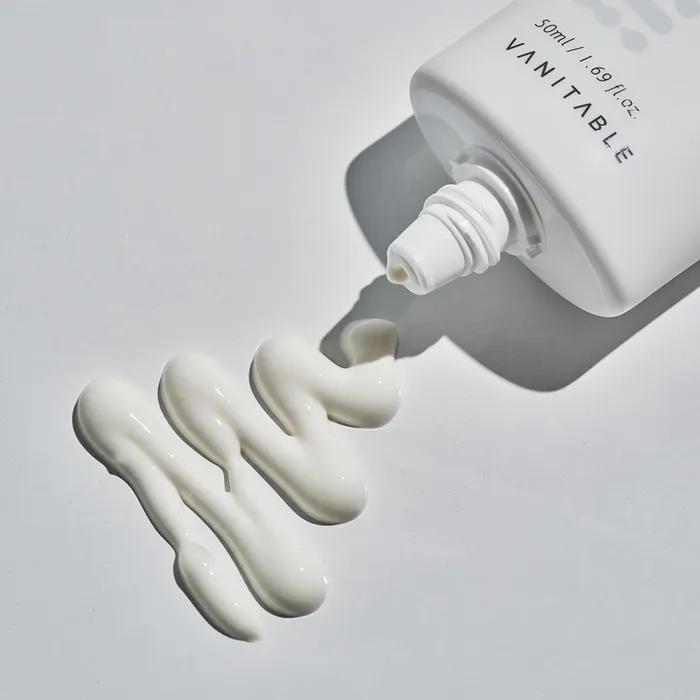 Moist Daily UV Protector SPF50+ (50ml)