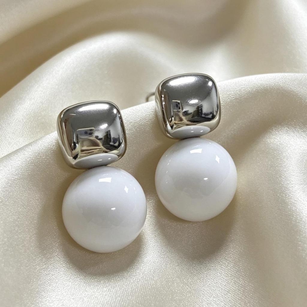 Vintage Black Series Stud Earrings 925 Silver Needle Minimalist High-End Personality Accessories for Women