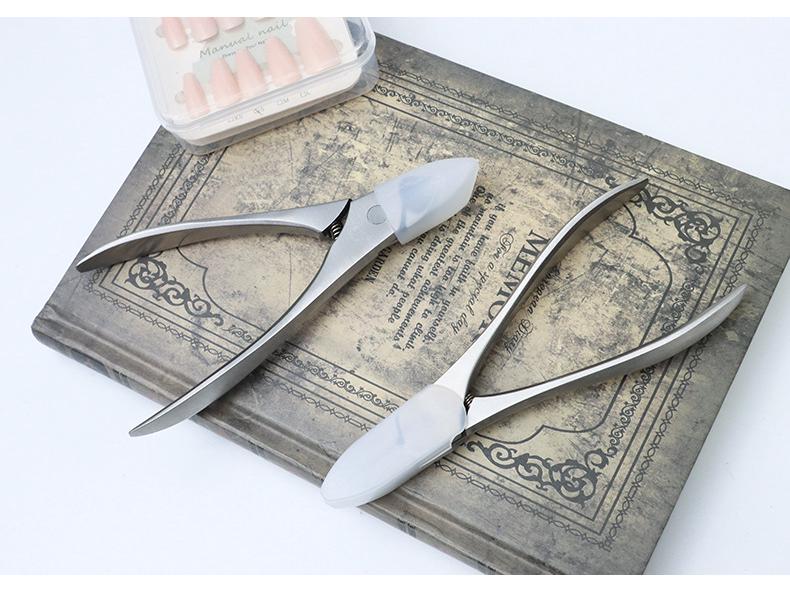 Stainless Steel Eagle Beak Toenail Clipper for Paronychia - Gray, Buffalo Horn Handle, Single Cut Pliers for Thick & Ingrown Nails