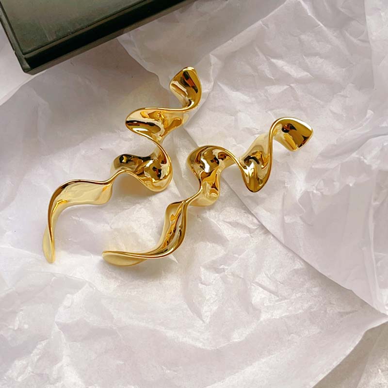 

Vintage Metal Irregular Twisted Pendant Earrings for Women Exaggerated Gold Color Long Wave Geometric Drop Earring Zircon Gifts