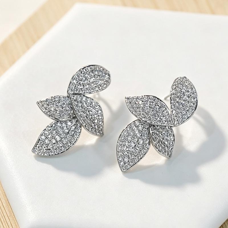Light Luxury Shiny Earrings, Micro-inlaid Zircon Exquisite Flower Stud Earrings, High-end Design Leaf Jewelry