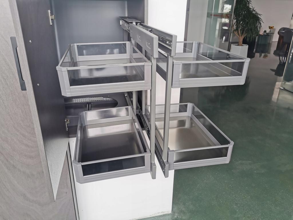 Magic Corner 800 Double-Sided Corner Basket with Full Glass Bottom