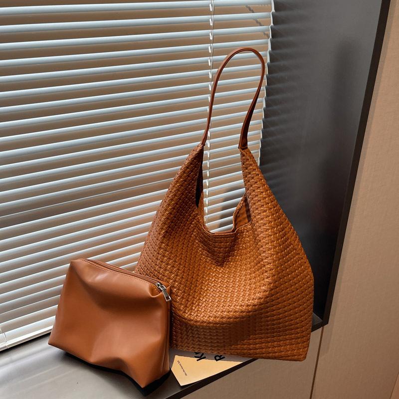 Large Capacity Bag Women's Fashion Woven Pattern Tote Bag Retro Versatile Commuter Shoulder Bag