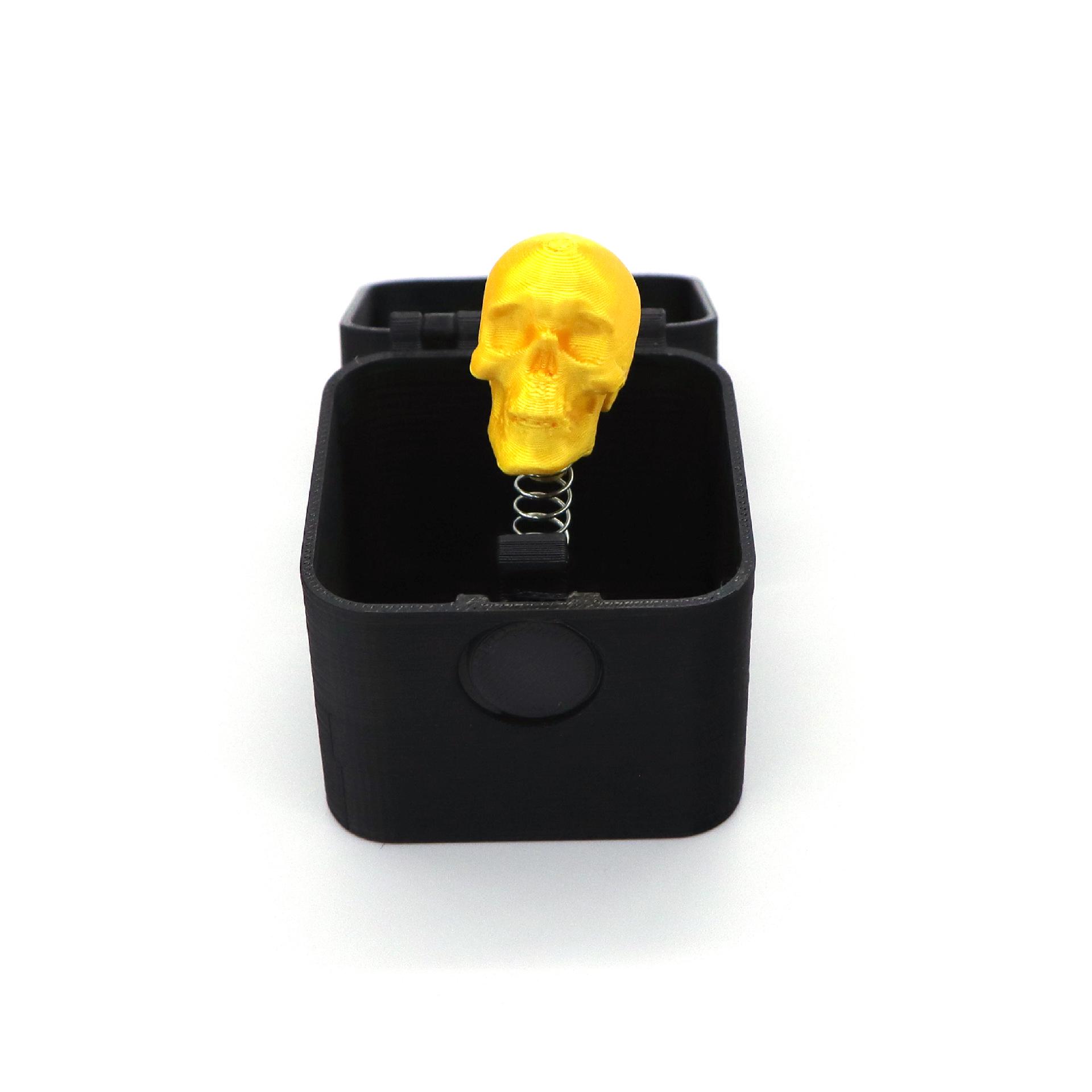 

Skull Surprise Prank Box: Creative Halloween Toy