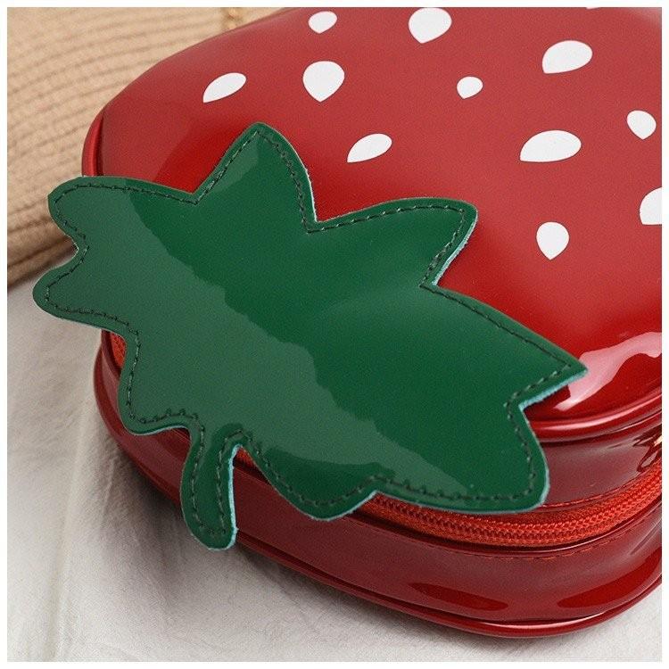 Women Shoulder Bag Strawberry Shape Designer Bag  Fashion Pu Leather Chain Crossbody Bag Girls Cute Fruit Purses and Handbag
