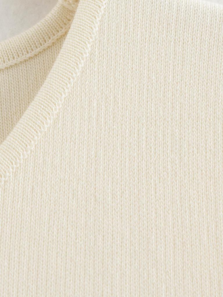 2024 Winter Women's European & American Style Knitted Vest with Side Button Embellishment