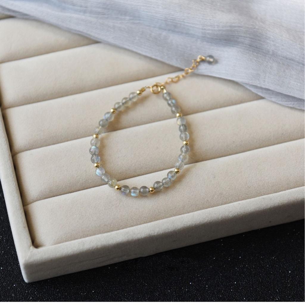 Lanyun Schmuck Schlichtes Grau-Blau Natürlicher Mondstein Länglicher Stein 14 Karat Gold Armband Armband