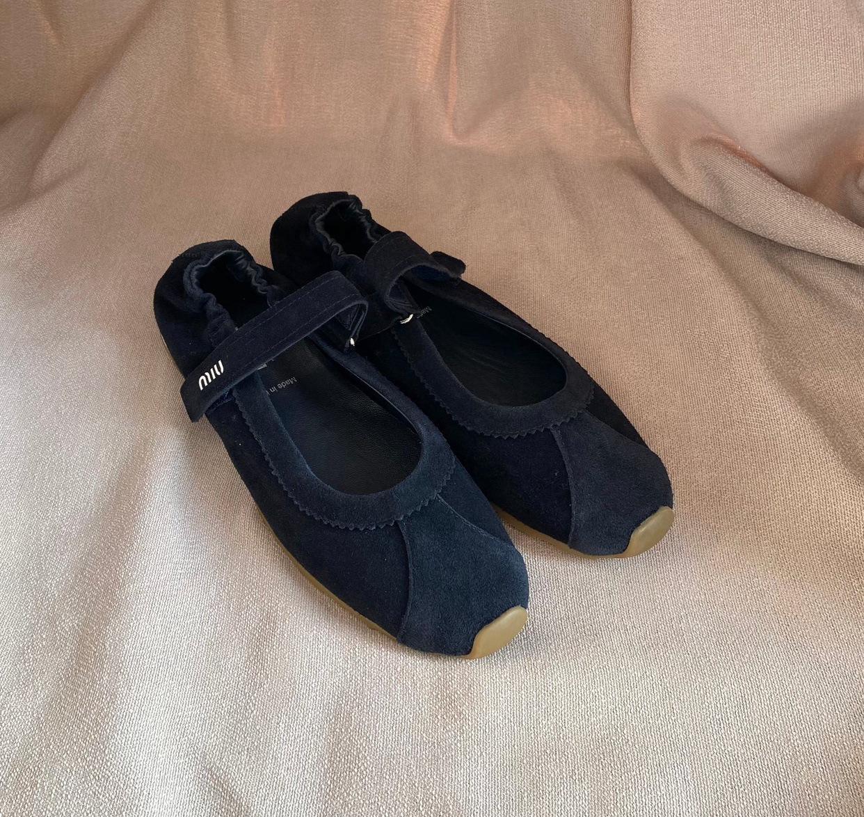 

2025 early spring new versatile round head soft sole Velcro flat Mary Jane women s casual ballet shoes single shoes 40 чёрный