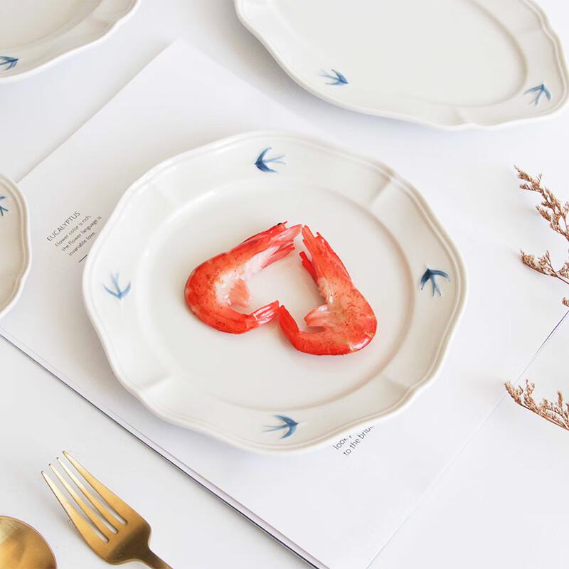 ZISIZ Swallow Embossed Ceramic Plate