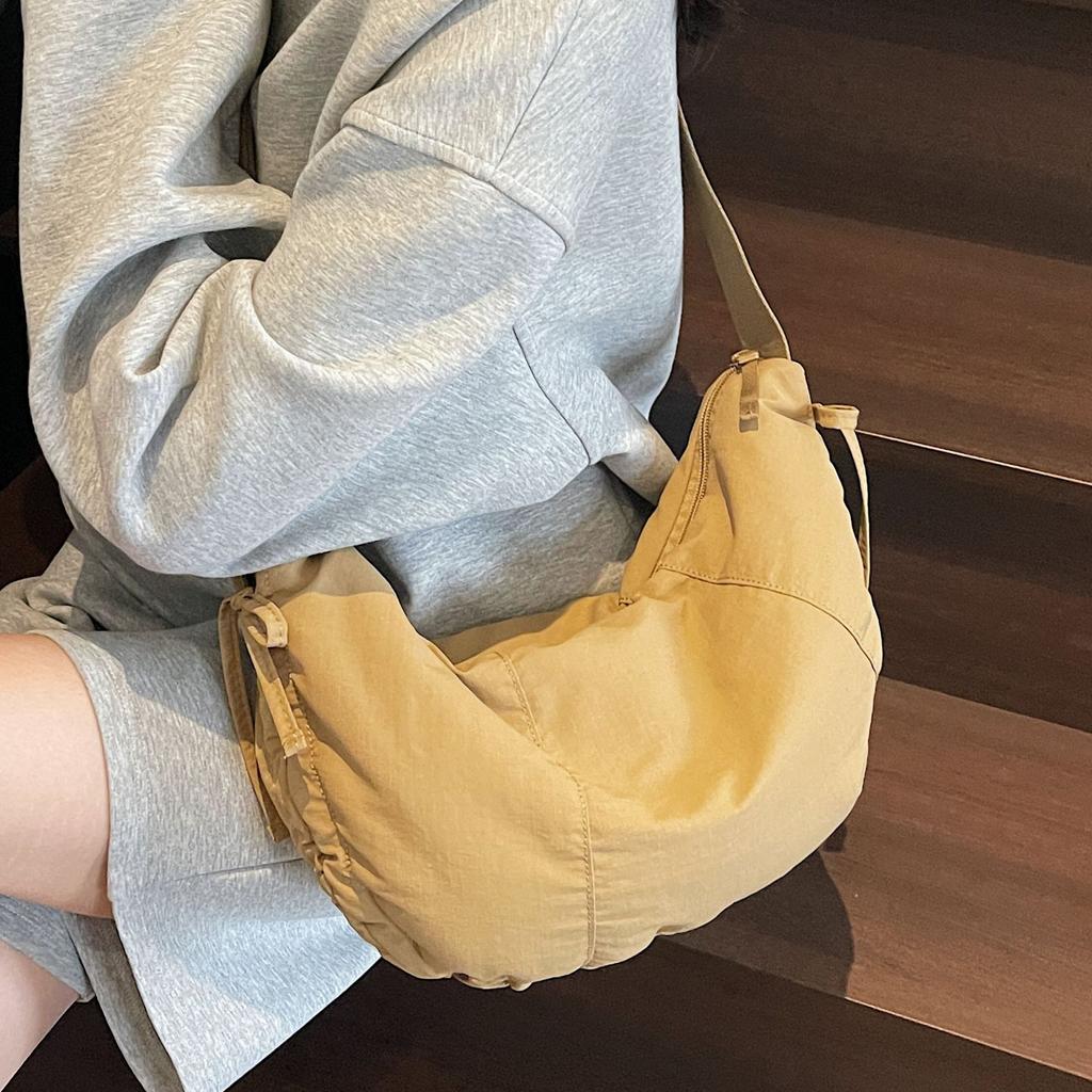 2025 Women's Bag Dumpling Bag Commuter High Sense Fashion Shoulder Bag Niche Design Versatile Cloth Bag Messenger Bag