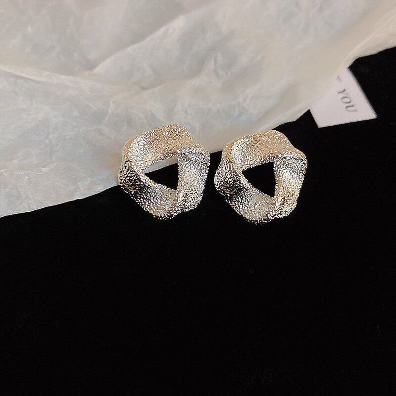 Fashion Multilayer Ring C- Shaped Stud Earrings for Women Minimalist Minority Design Earrings Fashionable Earrings Accessible Luxury Fancy