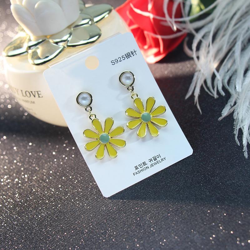 New 911 silver needle small daisy stud earrings fresh girl simple flower fairy versatile temperament earrings earrings