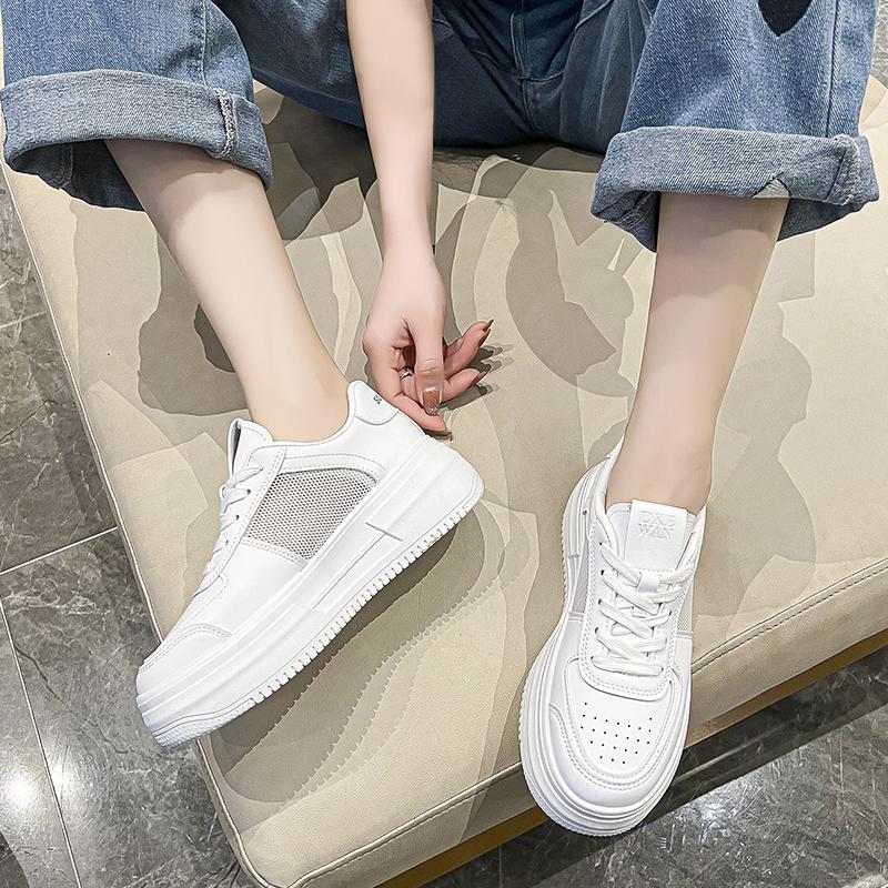 

2024 Модные женские кроссовки, летние полые дышащие сетчатые повседневные туфли с круглым носком, на шнуровке, на толстой подошве, вулканизированные туфли для женщин 40 белый