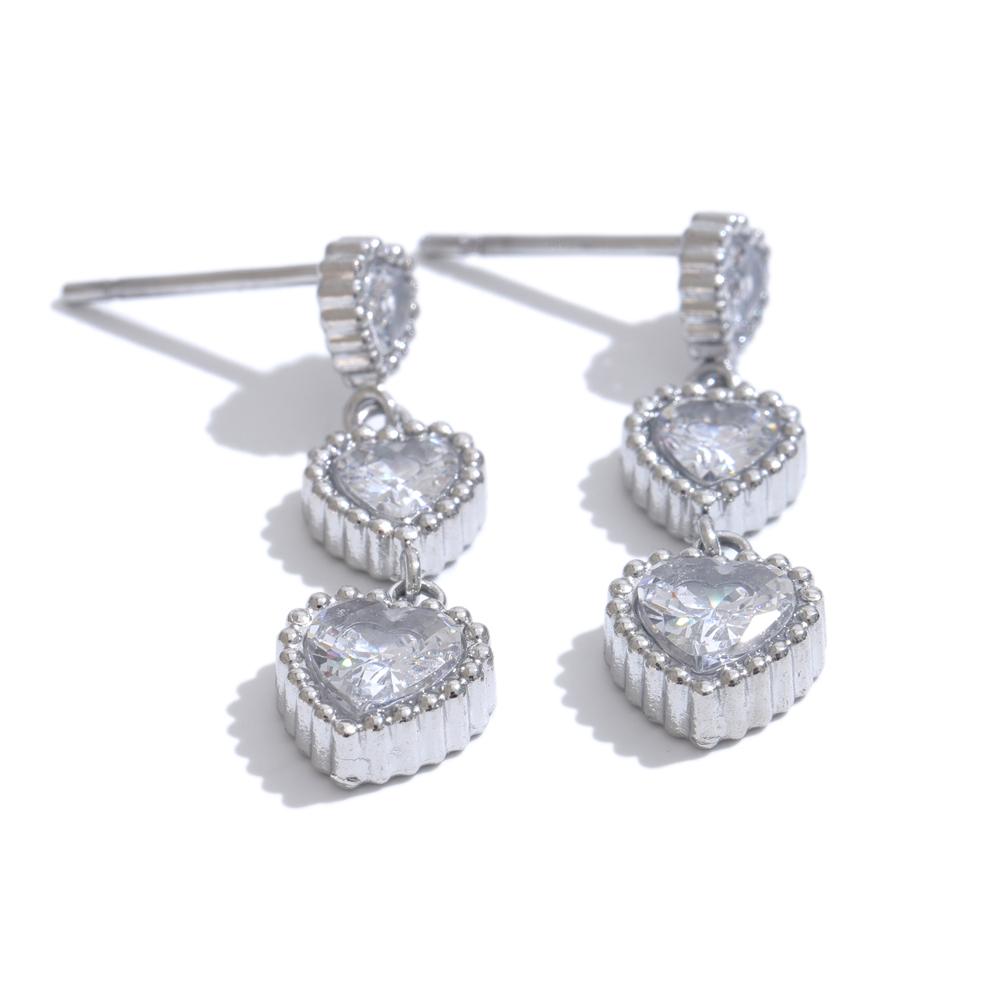 

Eetit Водонепроникні невеликі вишукані блискучі сережки з кубічним цирконієм у формі серця і любові, високоякісні ювелірні вироби з нержавіючої сталі. срібний