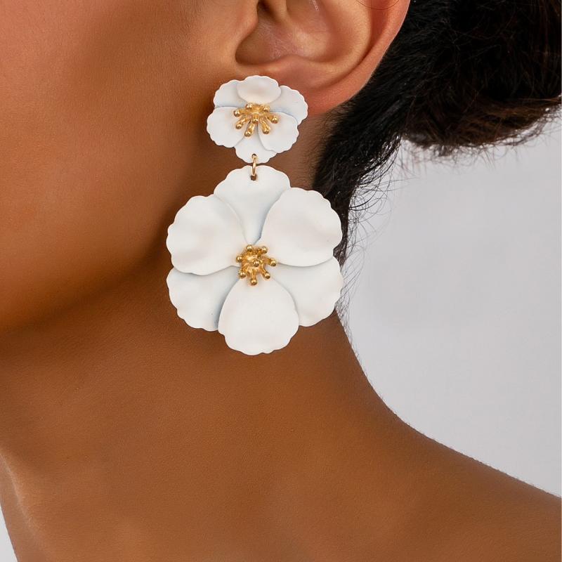 Women Fuchsia Flower Drop Earrings Holiday Bridal Earrings Gold Plating White Fuchsia Spray Big Flower Dangle Earrings