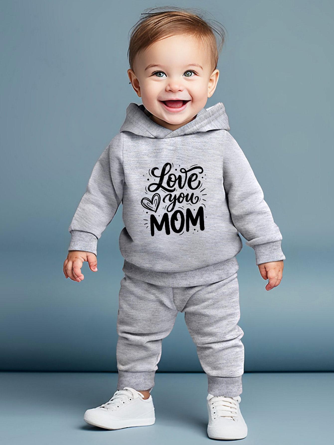 

Cute Toddler Printed Hooded Top with Fun Love You Mom Pattern Matched with Elastic Waist Cuffed Pants, Boys Daily Casual Two-Piece Outfit 6-9M серый