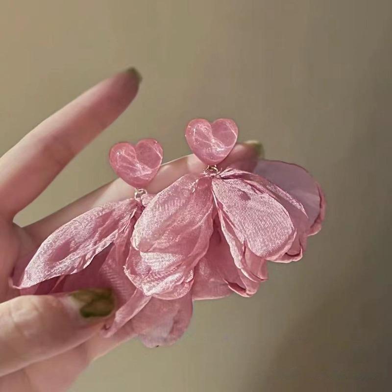 Dopamine petal mesh stud earrings new popular seaside vacation wind earrings exaggerated temperament versatile earrings wholesale